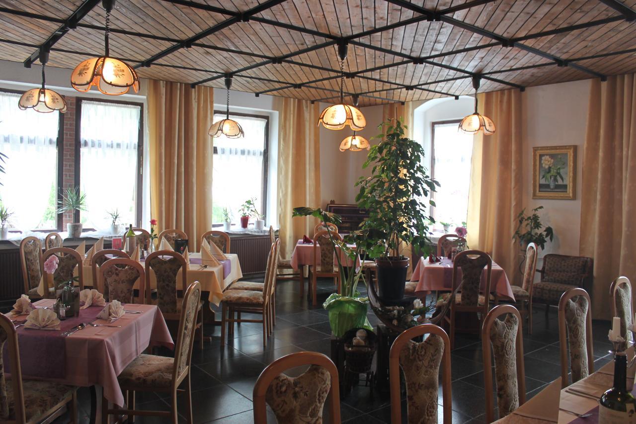 Pension Und Restaurant Die Burg Ehrenfriedersdorf Buitenkant foto