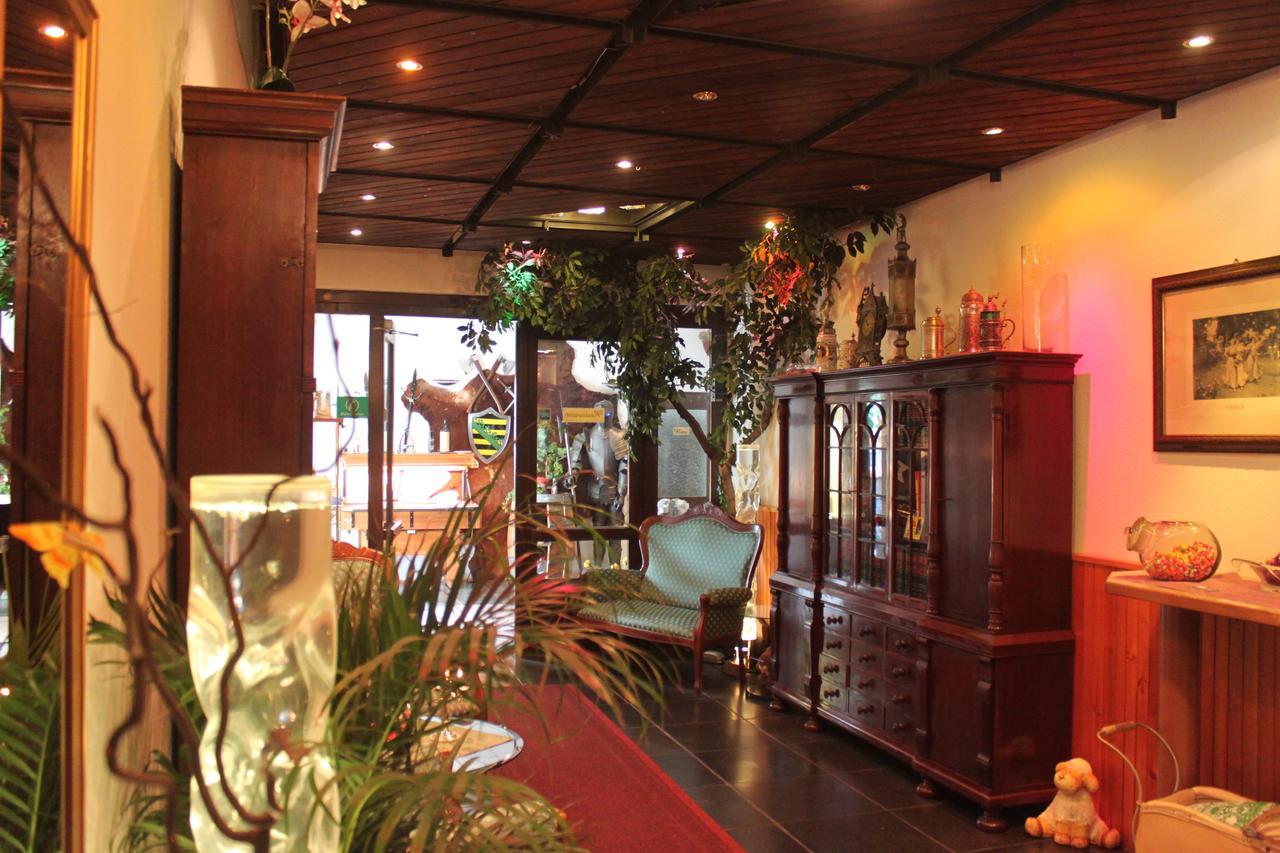 Pension Und Restaurant Die Burg Ehrenfriedersdorf Buitenkant foto