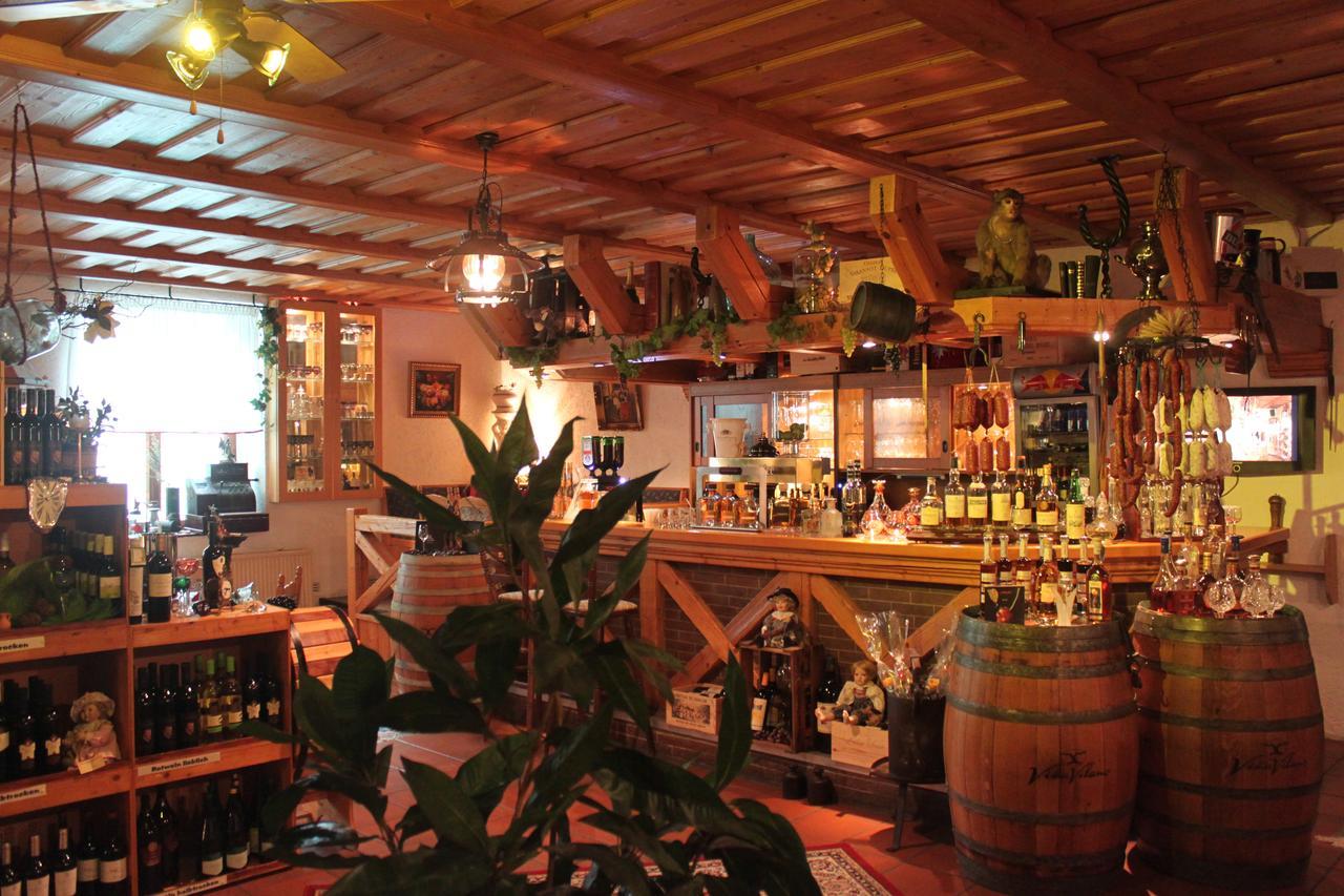 Pension Und Restaurant Die Burg Ehrenfriedersdorf Buitenkant foto