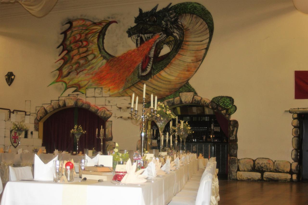 Pension Und Restaurant Die Burg Ehrenfriedersdorf Buitenkant foto