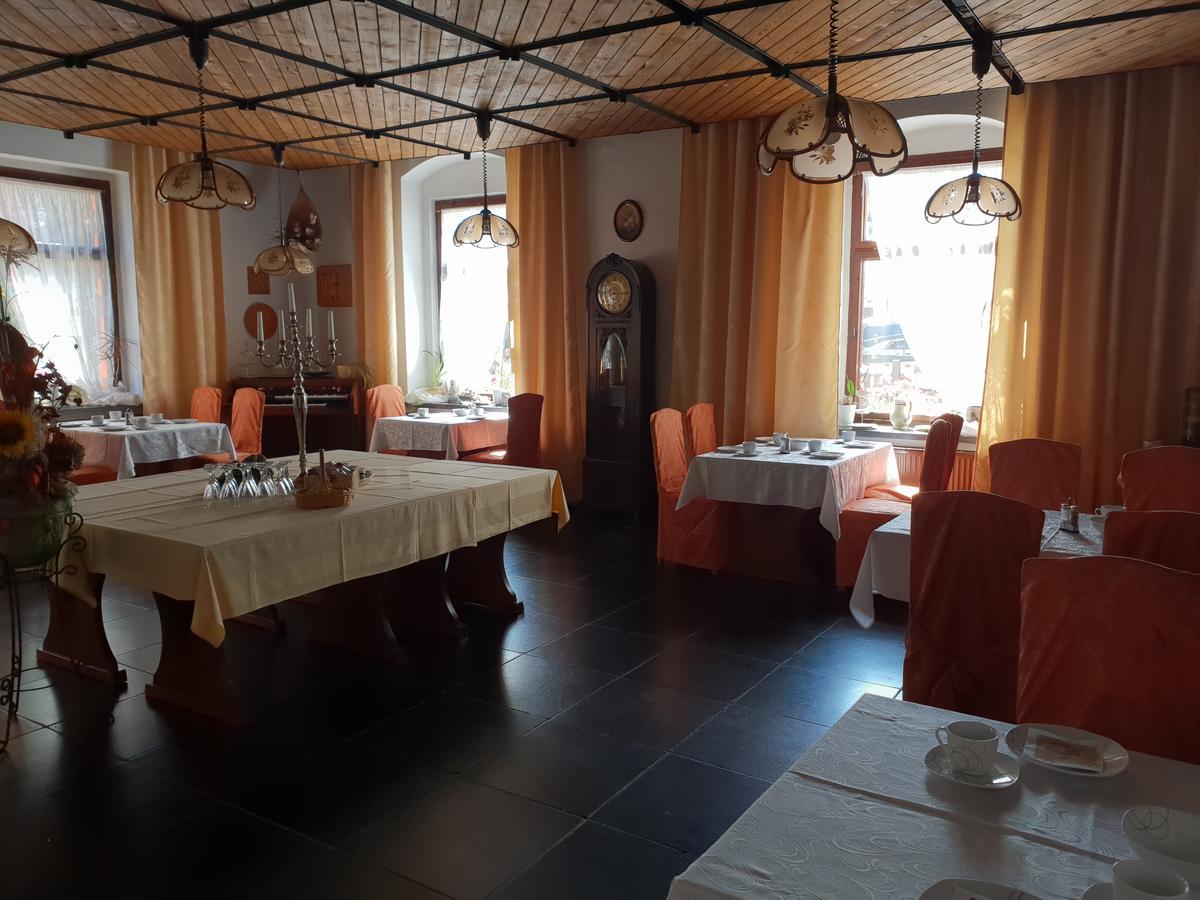 Pension Und Restaurant Die Burg Ehrenfriedersdorf Buitenkant foto